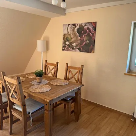 Im Landschaftsschutzgebiet, Mit Dachzimmer Und Terrasse Zum Mit Hauseigenem Bade-steg * Neukloster